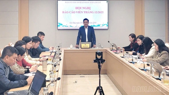 Hội nghị báo cáo viên tháng 12 năm 2025