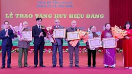 63 đảng viên xã Yên Bình được trao Huy hiệu Đảng đợt 7/11/2025