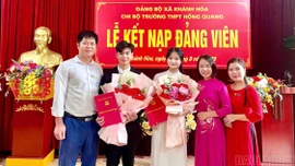 Hai học sinh Trường THPT Hồng Quang được kết nạp vào Đảng
