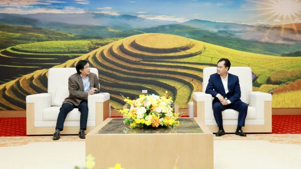 Bí thư Tỉnh ủy Trịnh Việt Hùng tiếp và làm việc với Đoàn công tác Hội Quy hoạch phát triển đô thị Việt Nam