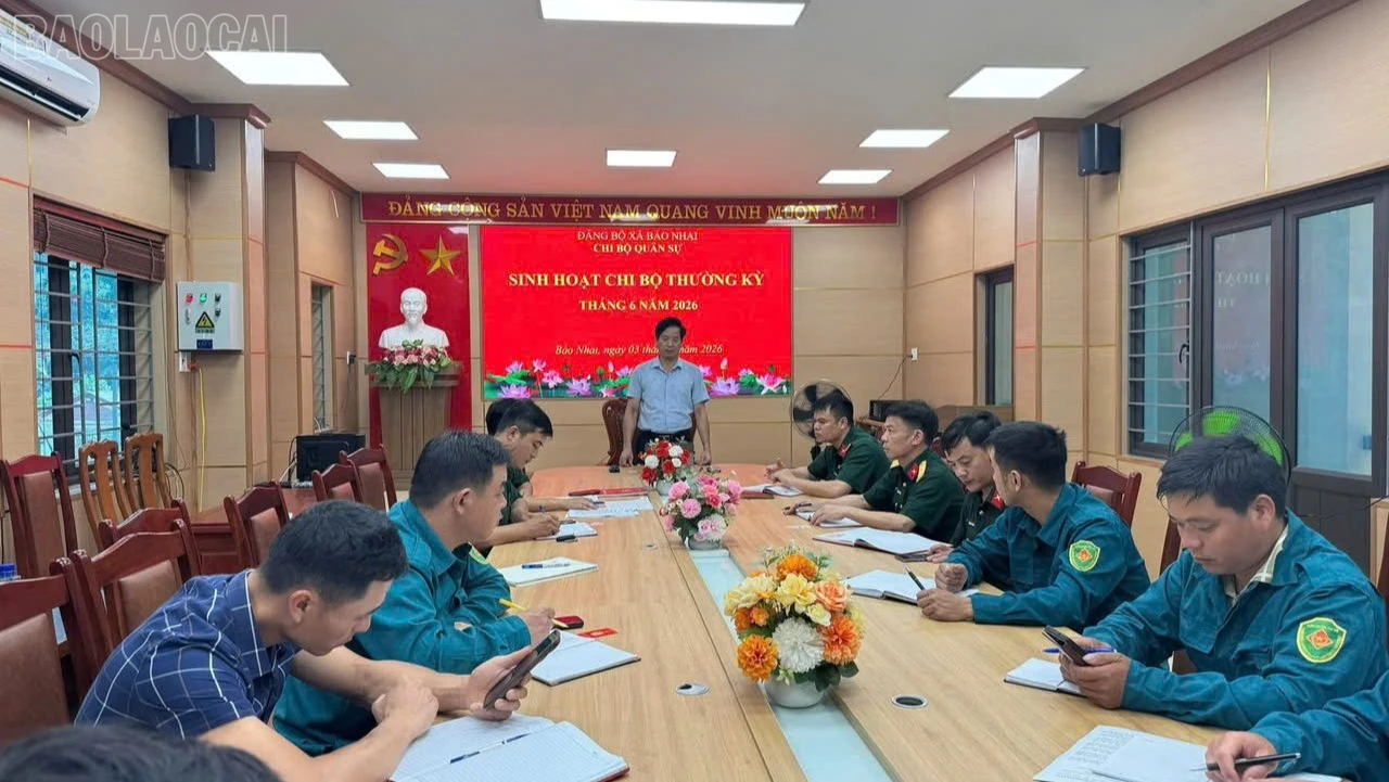 Phát huy vai trò đảng viên đương chức ở nơi cư trú: Từ quy định đến thực tiễn
