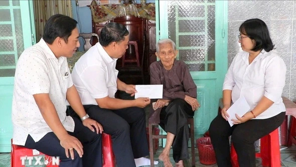 Hơn 5,88 triệu người đã nhận quà Tết của Đảng và Nhà nước