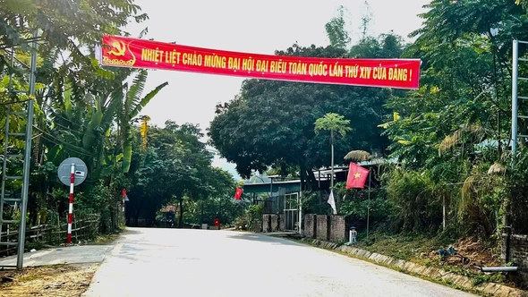 Đảng viên đi trước trong xây dựng nông thôn mới ở Bản Xèo