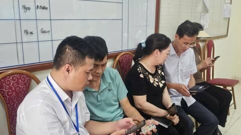 Phường Ngô Quyền đồng hành, hỗ trợ người dân giải quyết thủ tục hành chính thuận lợi