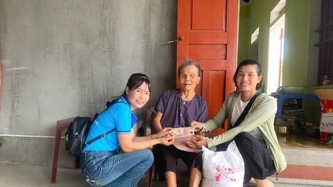 Lan tỏa tấm lòng 'nhường cơm, sẻ áo'