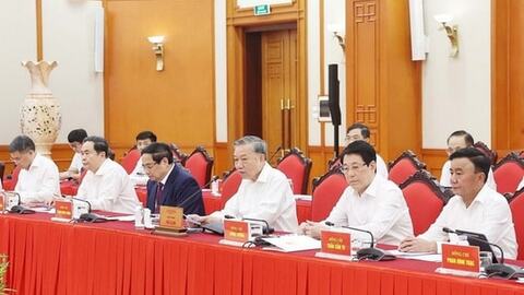 Bộ Chính trị làm việc với Ban Thường vụ Quân ủy Trung ương
