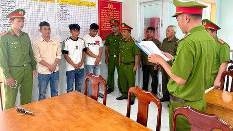 Khởi tố bắt tạm giam 3 đối tượng gây rối trật tự công cộng