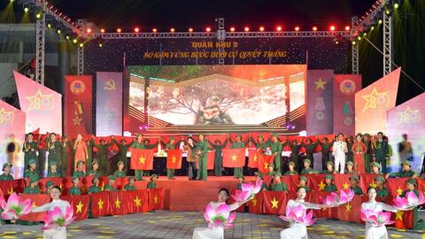 Đặc sắc dạ hội 'Quân khu 3 - 80 năm vững bước dưới cờ Quyết thắng'