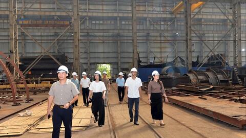 Giám sát việc thực hiện chính sách, pháp luật đối với người lao động tại Công ty Đóng tàu Bạch Đằng