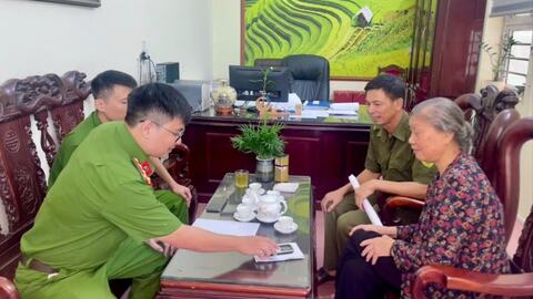 Giúp người cao tuổi thoát bẫy lừa đảo qua điện thoại