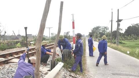 Phấn đấu xóa bỏ hoàn toàn lối đi tự mở qua đường sắt