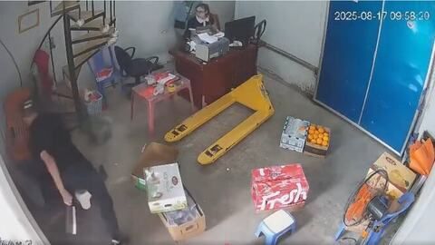 Tạm giữ hình sự kẻ 'máu lạnh' chém 3 người ở chợ hoa quả