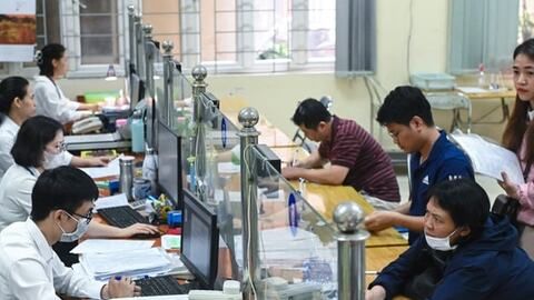 Bộ Nội vụ đề xuất giải pháp để tránh viên chức quản lý 'ngồi lâu lên lão làng'