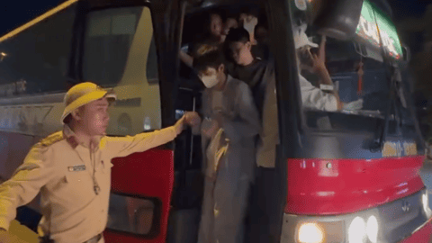 1 xe khách chở quá số người quy định bị cảnh sát giao thông Hải Phòng phạt nặng