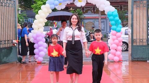 Học sinh Hải Phòng hân hoan tựu trường