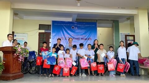 Chung tay thắp sáng những ước mơ