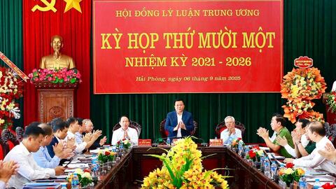 Tiếp tục hoàn thiện, nâng cao chất lượng các dự thảo báo cáo, sớm trình Bộ Chính trị, Ban Bí thư