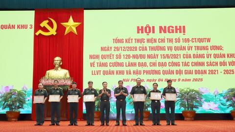 Quân khu 3 khen thưởng 8 tập thể, cá nhân về thực hiện chính sách