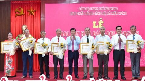 Phấn đấu khởi công dự án LNG chào mừng Đại hội Đảng bộ thành phố