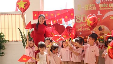 Hào hứng ngày tựu trường của trẻ mầm non thành phố