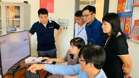 Công chức xã An Quang, xã An Khánh tăng cường lập hồ sơ công việc điện tử