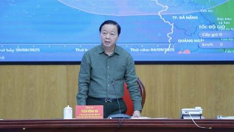 Bão số 5 rất nguy hiểm, người dân vùng bão không ra đường từ 11 giờ trưa nay