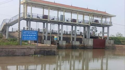 Chủ động tiêu hạ mực nước hệ thống ra sông, ứng phó bão số 6