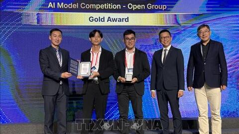 3 kỹ sư Việt Nam đoạt giải cao nhất Global AI Challenge tại Hong Kong