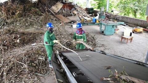 Xóa bỏ bãi chôn lấp rác sinh hoạt không hợp vệ sinh