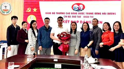Chú trọng tạo nguồn, nâng cao chất lượng đảng viên trẻ