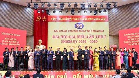 Vận hành hiệu quả tổ chức bộ máy mới và tiếp tục đổi mới mạnh mẽ nội dung, phương thức hoạt động của Mặt trận