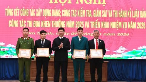 Kim Thành kết nạp đảng viên vượt kế hoạch