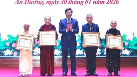 Đảng ủy các phường An Dương, Lưu Kiếm kỷ niệm 96 năm ngày thành lập Đảng