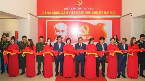 Triển lãm ảnh, tư liệu 'Đảng Cộng sản Việt Nam qua các kỳ Đại hội' tại Hải Phòng