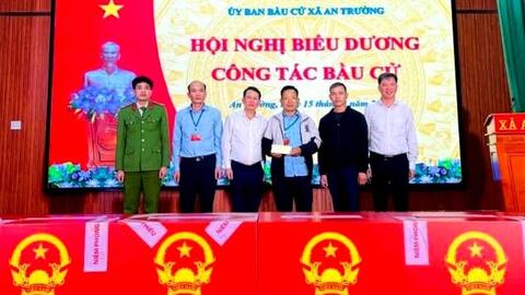 Âm thầm góp sức làm nên thành công ngày hội non sông