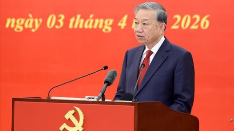 Trao tặng huân chương cao quý cho các lãnh đạo Đảng, Nhà nước và cán bộ cấp cao