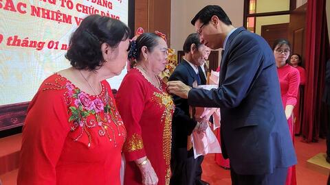 Đảng bộ phường Kiến An kết nạp đảng viên vượt chỉ tiêu