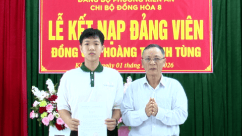 Đảng bộ phường Kiến An kết nạp Đảng cho 5 thanh niên trước ngày nhập ngũ