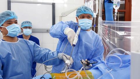 Bảo vệ sức khỏe nhân dân, củng cố niềm tin xã hội - Bài 1: Nền y tế vì dân