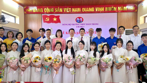 Đổi mới tạo nguồn phát triển đảng viên