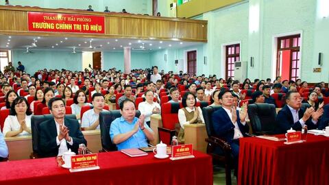 Bế giảng Lớp bồi dưỡng nghiệp vụ chuyên sâu về công tác kiểm tra, giám sát năm 2025