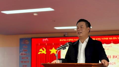 Đồng chí Phạm Văn Thép dự sinh hoạt Chi bộ Tổ dân phố số 45, Đảng bộ phường Ngô Quyền