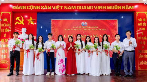 An Biên bồi đắp nguồn đảng viên trẻ