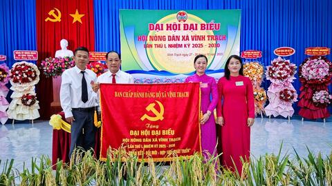 Mỗi năm, xã Vĩnh Trạch có gần 800 hộ nông dân sản xuất, kinh doanh giỏi