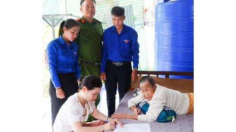 Đưa dịch vụ công đến tận nhà dân