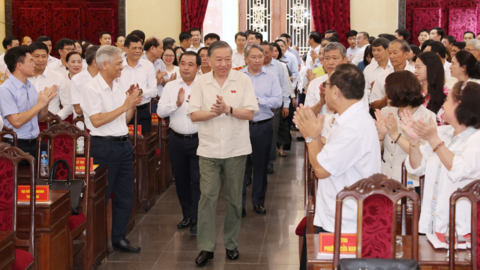 [Ảnh] Tổng Bí thư, Chủ tịch nước Tô Lâm tiếp xúc cử tri trước Kỳ họp thứ 2, Quốc hội khóa XVI