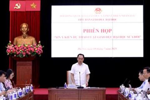 Khai thông nguồn lực, tạo không gian phát triển bền vững cho giáo dục đại học