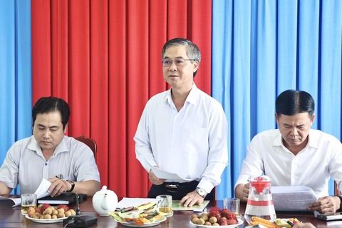 Phó Chủ tịch UBND tỉnh Châu Văn Hòa kiểm tra việc thực hiện các nhiệm vụ phát triển kinh tế - xã hội và công tác vận hành bộ máy chính quyền địa phương 02 cấp tại xã Nhị Long