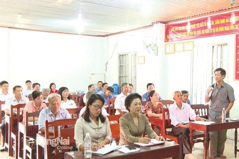 Soi mình trước gương Đảng