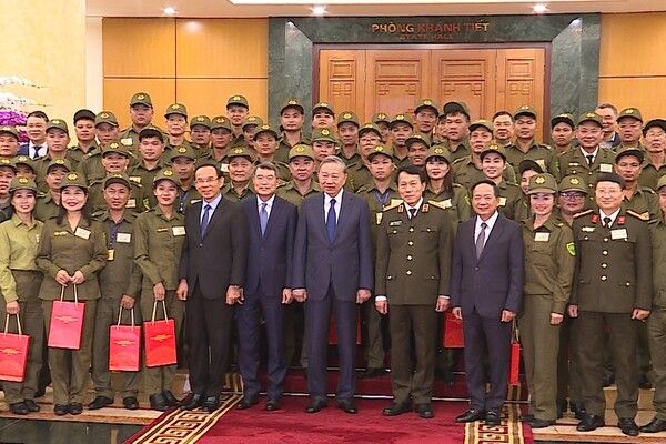 Tổng Bí thư gặp mặt đại biểu tiêu biểu tham gia bảo vệ an ninh trật tự ở cơ sở